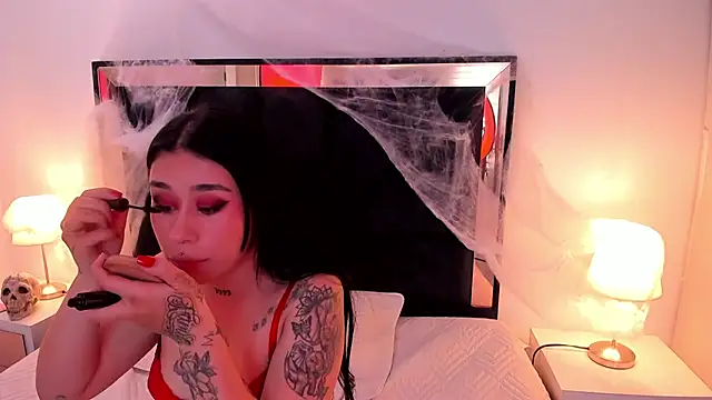 SusanVilla online show from 10/16/25, 07:33