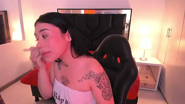 SusanVilla online show from 11/14/25, 07:39