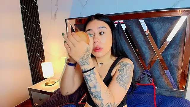 SusanVilla online show from 11/27/25, 03:01