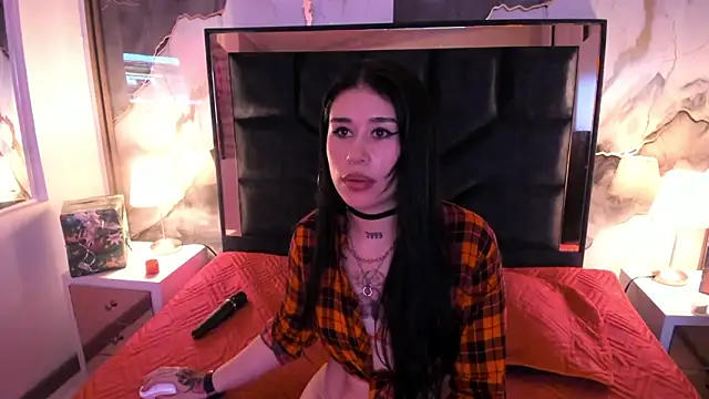 SusanVilla online show from 12/21/25, 08:27