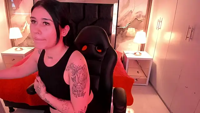 SusanVilla online show from 01/06/26, 07:40