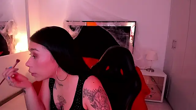 SusanVilla online show from 10/21/25, 07:35