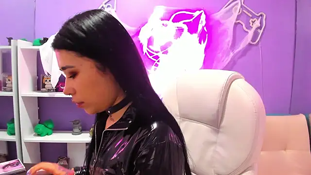 SusanVilla online show from 10/25/25, 03:01