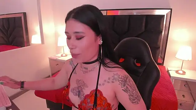 SusanVilla online show from 11/08/25, 07:50