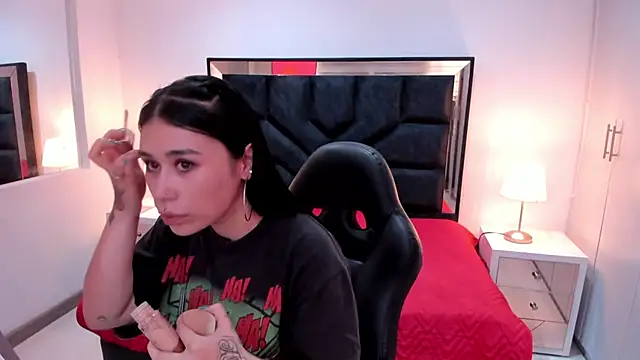 SusanVilla online show from 11/13/25, 07:40