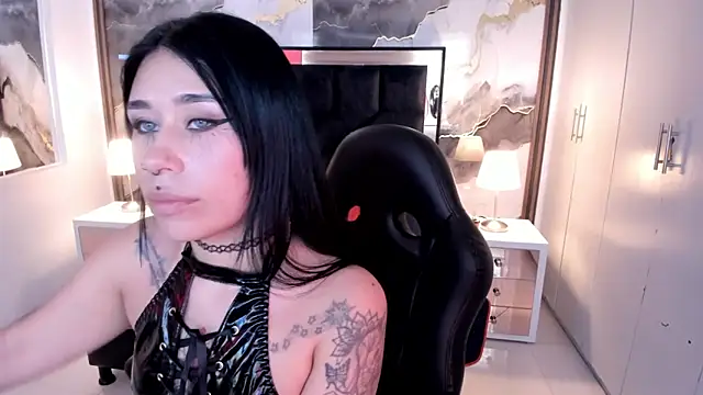 SusanVilla online show from 05/11/26, 07:55