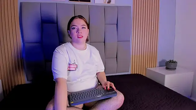 Kandyfrees  online show from 12/18/25, 11:25