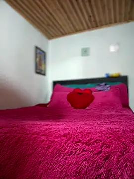 NICOLLE  12 online show from 12/19/25, 01:46