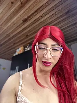 Snapshot of NICOLLE__12 chatting on 07/06/26, 12:06 NICOLLE 12 online show from 07/06/26, 12:06