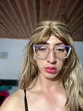 NICOLLE  12 online show from 12/18/25, 07:29