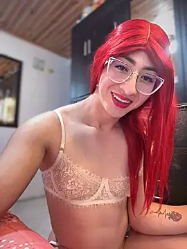 Snapshot of NICOLLE__12 chatting on 05/07/26, 05:01 NICOLLE 12 online show from 05/07/26, 05:01