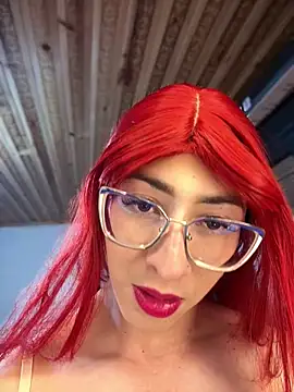Snapshot of NICOLLE__12 chatting on 04/21/26, 05:03 NICOLLE 12 online show from 04/21/26, 05:03