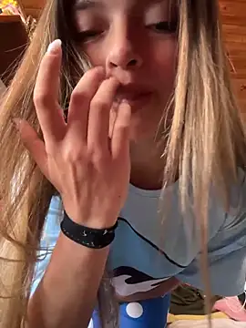 Miia Millerr online show from 12/18/25, 02:21