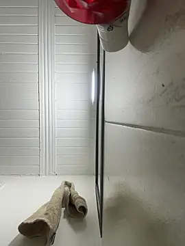 Miia Millerr online show from 11/19/25, 02:55