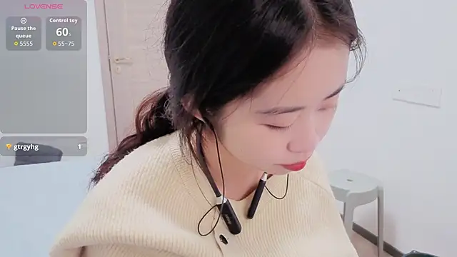 dudu-baby10 online show from 12/18/25, 11:25