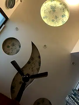 soniyaverma00 online show from 12/16/25, 06:45