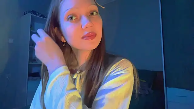 EmiIyKitty online show from 10/04/25, 08:10