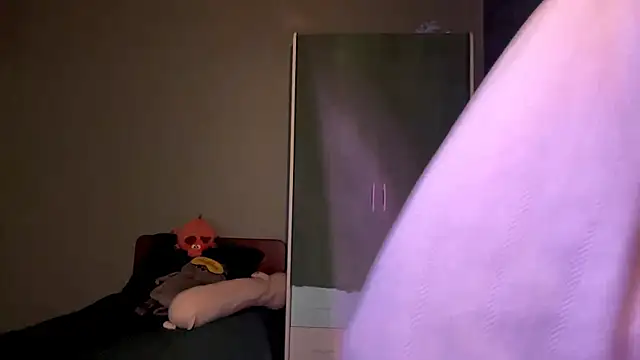 EmiIyKitty online show from 11/12/25, 07:51