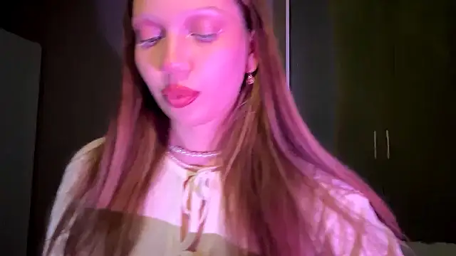 EmiIyKitty online show from 10/29/25, 07:24