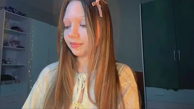 EmiIyKitty online show from 10/01/25, 08:02