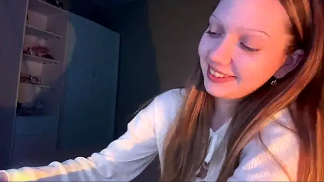 EmiIyKitty online show from 10/18/25, 08:33