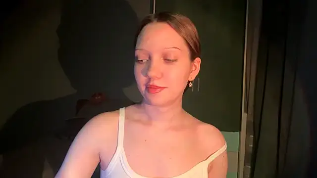 EmiIyKitty online show from 11/21/25, 08:30