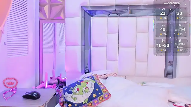 Snapshot of violet_milleer chatting on 02/07/26, 07:22 violet milleer online show from 02/07/26, 07:22