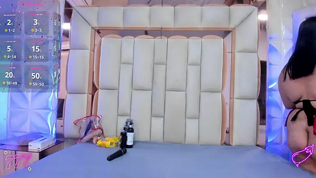 violet milleer online show from 04/10/26, 07:32