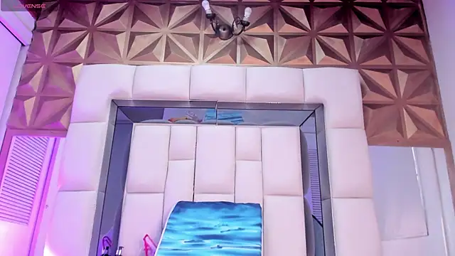 violet milleer online show from 03/15/26, 07:21