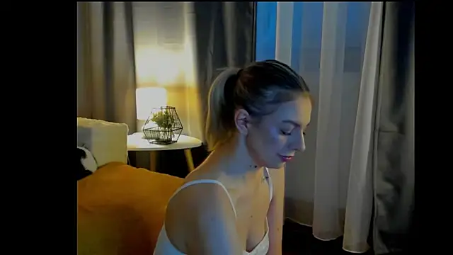 Snapshot of AnaLure chatting on 10/17/25, 03:47 AnaLure online show from 10/17/25, 03:47