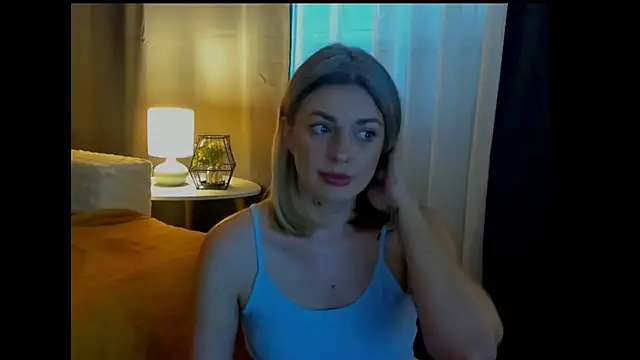 Snapshot of AnaLure chatting on 10/14/25, 03:23 AnaLure online show from 10/14/25, 03:23