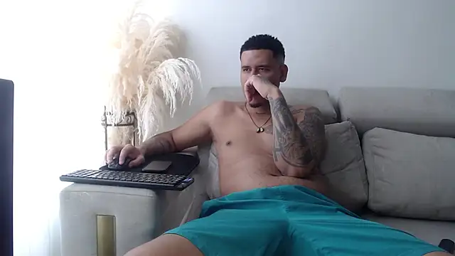 Adrew fox online show from 12/05/25, 05:44