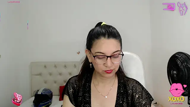 Snapshot of astrolover_ chatting on 10/11/25, 03:29 astrolover online show from 10/11/25, 03:29