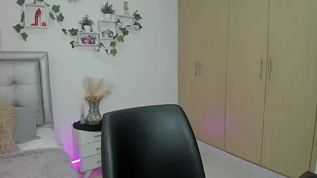 mia star 2 online show from 06/03/26, 10:38