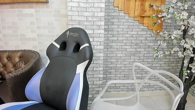 Alisonn Doll online show from 12/19/25, 12:07