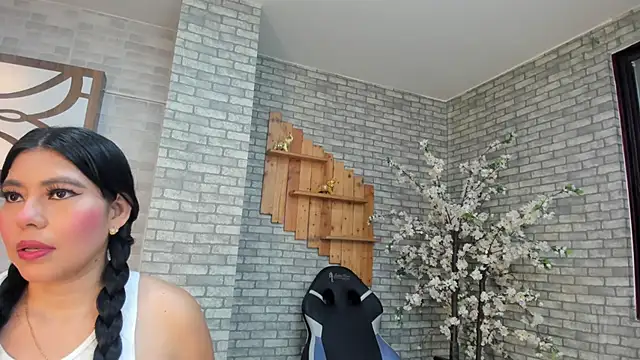 Snapshot of Alisonn_Doll chatting on 02/04/26, 06:36 Alisonn Doll online show from 02/04/26, 06:36