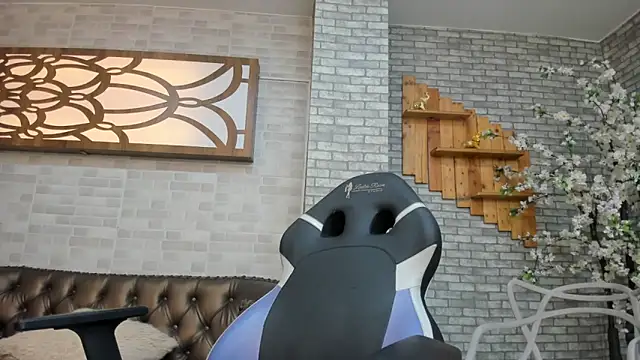 Snapshot of Alisonn_Doll chatting on 02/02/26, 06:40 Alisonn Doll online show from 02/02/26, 06:40