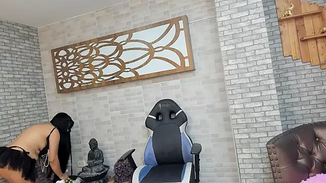 Alisonn Doll online show from 10/16/25, 12:46