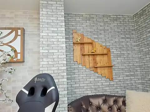 Alisonn Doll online show from 11/07/25, 12:10