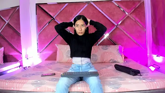 Amelia Rivas online show from 10/12/25, 06:09