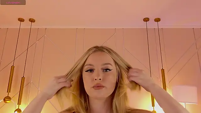 Snapshot of EllyLinn chatting on 02/22/26, 05:03 EllyLinn online show from 02/22/26, 05:03