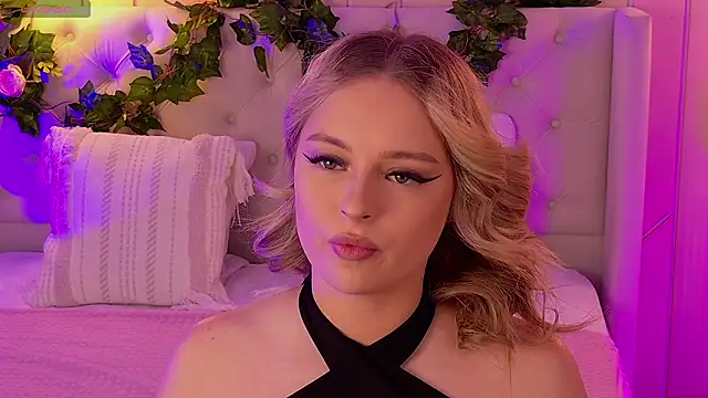 Snapshot of EllyLinn chatting on 02/03/26, 05:07 EllyLinn online show from 02/03/26, 05:07