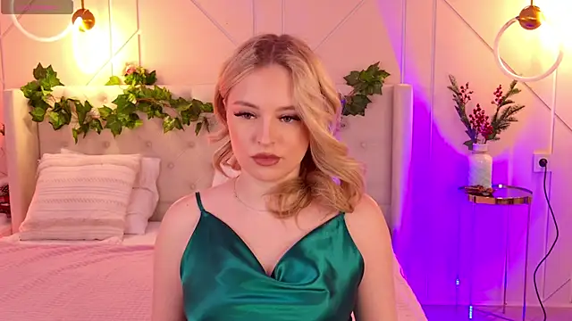 Snapshot of EllyLinn chatting on 03/19/26, 05:13 EllyLinn online show from 03/19/26, 05:13