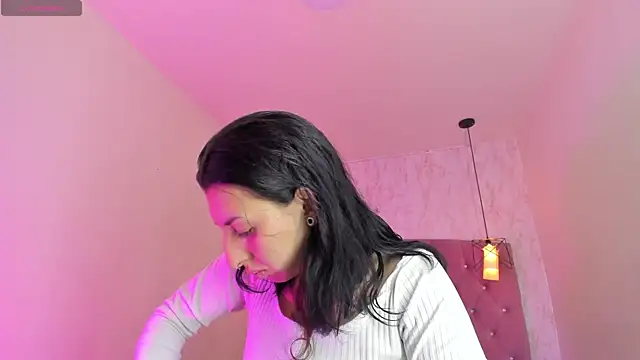 Snapshot of Iris__77 chatting on 12/05/25, 11:53 Iris 77 online show from 12/05/25, 11:53