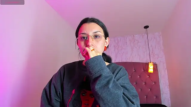 Snapshot of Iris__77 chatting on 11/14/25, 07:39 Iris 77 online show from 11/14/25, 07:39