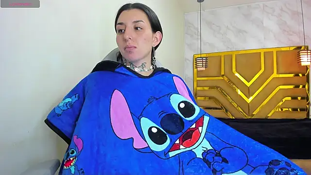 Snapshot of Iris__77 chatting on 10/12/25, 06:59 Iris 77 online show from 10/12/25, 06:59