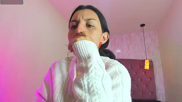 Snapshot of Iris__77 chatting on 11/13/25, 06:01 Iris 77 online show from 11/13/25, 06:01