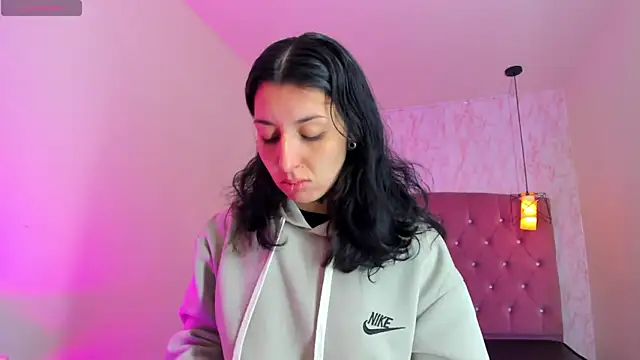 Snapshot of Iris__77 chatting on 11/23/25, 12:04 Iris 77 online show from 11/23/25, 12:04