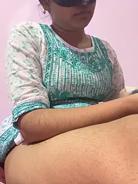 Snapshot of TeluguIshu_teen20 chatting on 11/04/25, 06:44 TeluguIshu teen20 online show from 11/04/25, 06:44