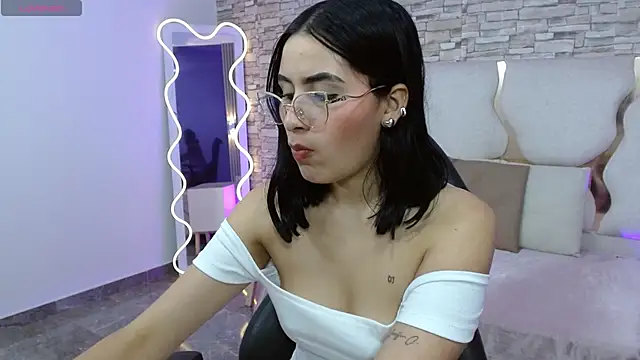 Snapshot of casse_tay chatting on 10/19/25, 03:20 casse tay online show from 10/19/25, 03:20